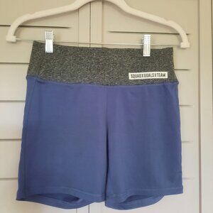 Athletic shorts size M